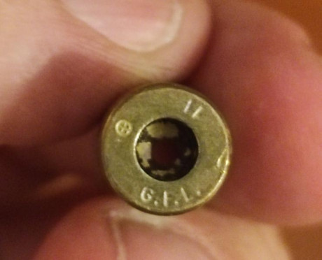 Se venden vainas de 9x19, marcas S&B y GFL, desempistonadas y recalibradas, de un solo tiro. 
40€ 01