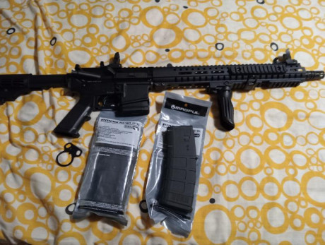 Cmmg mk4 resolute 300 blk de 2022 en estado perfecto,  50 tiros tirados, caja original, tres cargadores.
1850€ 00