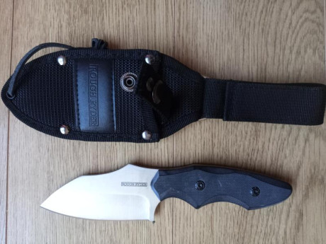 Cuchillo de hoja enteriza, rough ryder G10, la hoja tiene 8,9cm

30€ envio incluido 30