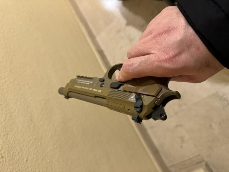 Tengo una pequeña colección de pistolas de categoría 4.1 que estoy poniendo en venta por abandonar el 01