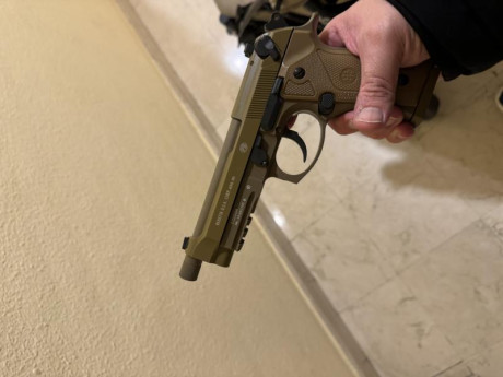 Tengo una pequeña colección de pistolas de categoría 4.1 que estoy poniendo en venta por abandonar el 00