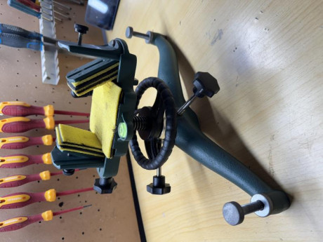 Vendo torreta para tiro de precisión ya sea con carabina PCP, rifle o cualquier arma larga.
Está prácticamente 01