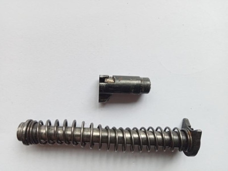 Buenas tardes.
Se vende este conjunto de piezas. En perfecto estado y funcionamiento 
Muelle recuperador 00