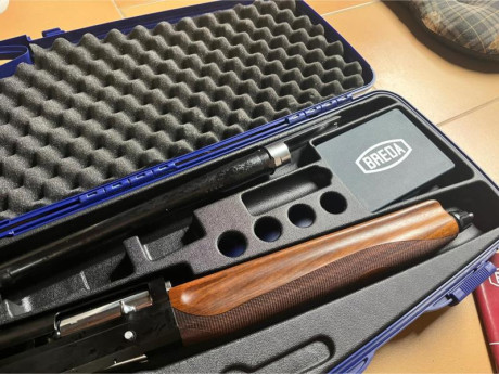 Muy buenas compañeros!! 

Un buen amigo vende una escopeta totalmente nueva que ganó en un sorteo de una 01