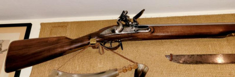 BROWN BESS PEDERSOLI RIFLE AVANCARGA 75.

Buenos dias.
Vendo Rifle Avancarga Pedersoli.
Estado IMPECABLE
Nunca 12