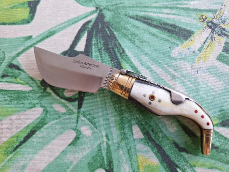 Buenos días compañeros,

Pongo a la venta estos cuchillos y navajas de mi colección, todos sin ningún 110