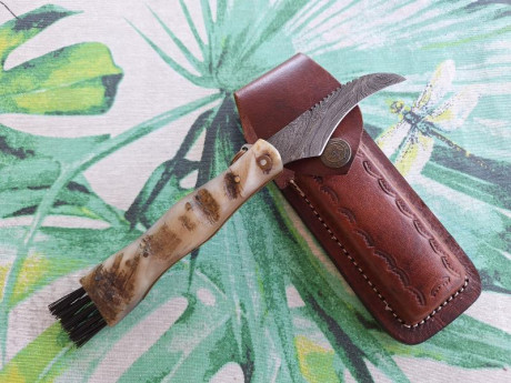 Buenos días compañeros,

Pongo a la venta estos cuchillos y navajas de mi colección, todos sin ningún 121