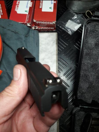 Un amigo pone en venta este equipo completo para iniciarse en IPSC en muy buenas condiciones. No se vende 21