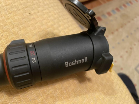 Se vende Bushnell Nitro 6-24x50, muy buen estado, solo marcas en zona de anillas, va con su caja original 21