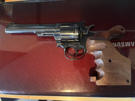Vendo revólver Colt Trooper MK lll en perfecto estado, calibre 357 magnum, una maravilla de revólver y 02