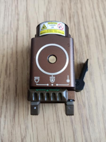 Vendo OLIGHT BALDR mini, se puede montar en glock y HK compact

2 Tipos de adaptadores de riel: Para adaptarse 11