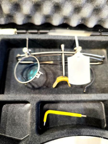   VENDIDAS   gafas de tiro Knobloch.
Usadas, pero en muy buen estado de uso. 

Incluye:
Maletin original 01