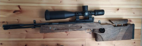 Bueno, aquí os dejo mi segundo trabajo en nogal para mí hw97k que solo uso para tiro en galería,tenía 31