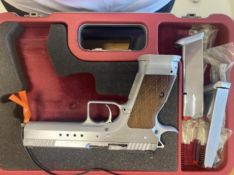 Muy buenas, 

vendo mi Tanfoglio Custom 9mm en buenas condiciones por falta de tiempo para realizar la 01