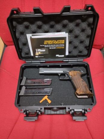 Vendo Sig Sauer P210 de cinco pulgadas. Comprada nueva el 07/04/2025. Totalmente nueva. Va con maletín 02