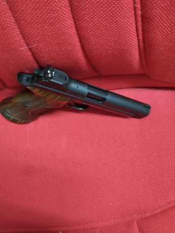 Vendo Sig Sauer P210 de cinco pulgadas. Comprada nueva el 07/04/2025. Totalmente nueva. Va con maletín 21