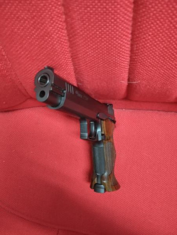 Vendo Sig Sauer P210 de cinco pulgadas. Comprada nueva el 07/04/2025. Totalmente nueva. Va con maletín 20