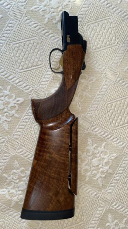 Vendo Browning B 725 proSport, culata de zurdo, un año, ha disparado menos de un cajón, en excelente estado 11