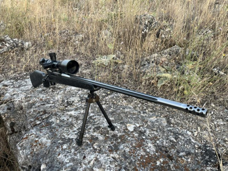 Se vende rifle Weatherby de culata sintética. Modelo MARK V ACCU MARK. Cañon acanalado INOXIDABLE de 70cm 02