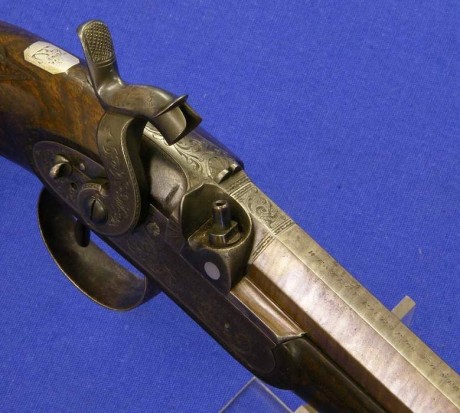 Voy a colocar unas fotos de un arma larga alemana de llave de mecha del siglo XVI. 72