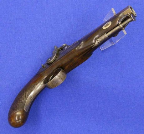 Voy a colocar unas fotos de un arma larga alemana de llave de mecha del siglo XVI. 70