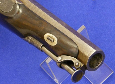 Voy a colocar unas fotos de un arma larga alemana de llave de mecha del siglo XVI. 82