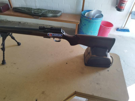 Buenas,

Pues eso, que vendo una carabina CZ 457 en calibre 17hmr y cañón pesado varmint de 20 pulgadas.
Precio 02