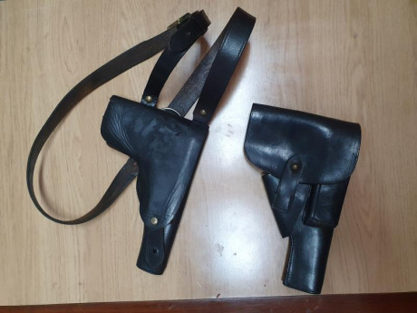 Hola a todos. Vendo estas dos fundas para Star grande, una de ellas con correaje. Están en muy buen estado. 00