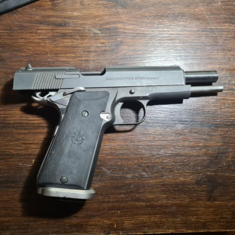Vendo pistola llama IX-C en calibre 45 acp. Esta bien cuidad para los años que tiene. Dos cargadores.
Precio 01
