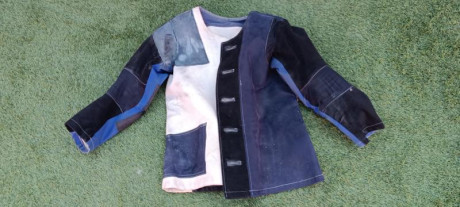 Vendo chaqueta de tiro Anschutz poco uso. Está en Sevilla.  
Precio 100 € portes incluidos
Por favor interesados 01