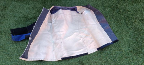 Vendo chaqueta de tiro Anschutz poco uso. Está en Sevilla.  
Precio 100 € portes incluidos
Por favor interesados 00
