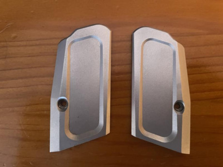 Vendo cachas para Tanfoglio cortas, son para fannel , Asturias 50€ 01