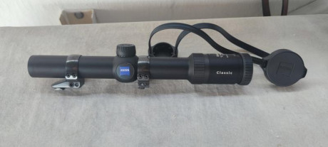 Impecable visor ZEISS DIAVARI 1,1X4X24
Incluye monturas originales Apel.
Precio 450€. 
Envío no incluido. 01