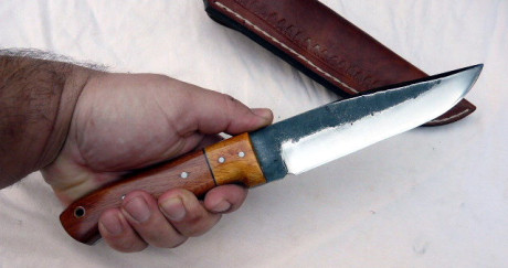 Cuchillo del artesano argentino "El Ogún", forjado en 1070 con temple diferencial y brut de 00