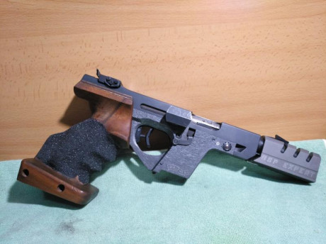 Vendo mi Walther GSP Expert con cañón del 22Lr y 32wc.
La tengo desde el 2014 creo recordar, usada y tratada 01