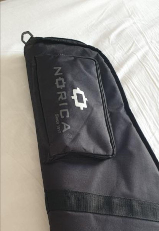Funda para rifle+Visor de la marca NORICA Interior y exterior en Perfecto estado, color Negro. Muy poco 02
