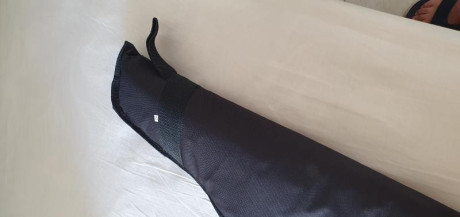Funda para rifle+Visor de la marca NORICA Interior y exterior en Perfecto estado, color Negro. Muy poco 00