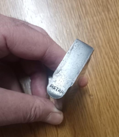 Buenos días 
Vendo este cargador, del 9c para pistola Astra Falcon. pavonado.
En buen estado y funcionamiento 02