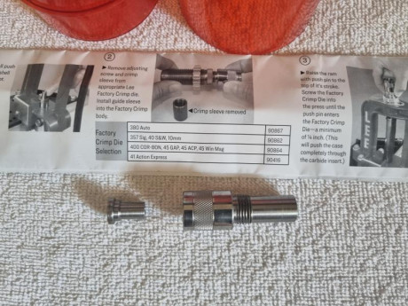 Hola vendo recalibrador LEE de vainas ref. 90487 NUEVO. Precio 15 euros más portes. Tlf. 607609326. 01