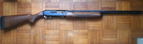 Vendo Browning Gold calibre 12, chokes intercambiables, solo tiene el de ****, buen estado estético, mecánico 02