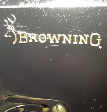 Vendo Browning Gold calibre 12, chokes intercambiables, solo tiene el de ****, buen estado estético, mecánico 11