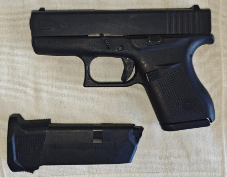 Se vende pistola Glock 43 en 9×19 mm, en muy buen estado y con pocos disparos (menos de 50).
Incluye:
– 00