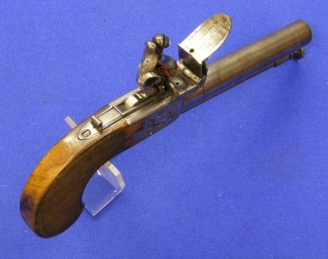Voy a colocar unas fotos de un arma larga alemana de llave de mecha del siglo XVI. 112