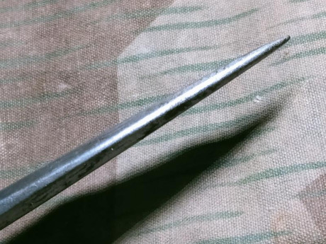 Vendo bayoneta para fusil Mauser Kar 98
la bayoneta no coincide la hoja con la funda, no esta oxidada 132