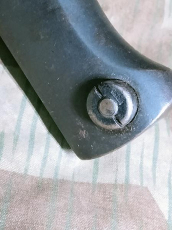 Vendo bayoneta para fusil Mauser Kar 98
la bayoneta no coincide la hoja con la funda, no esta oxidada 130