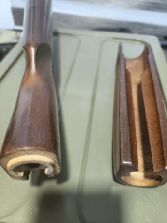 Se vende en buen estado culata y guardamanos de madera para la mossberg 590-500 02