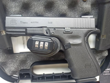 Por pase a la reserva, vendo glock 19 de 4ª generación con todos sus accesorios.
Muy poco uso.
650€ 00