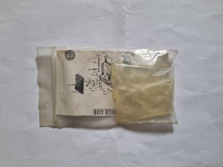 Se vende cachas de Pistola ASTRA CUB nuevas,  precio 20 euros más portes,  Tlf.607609326. 01