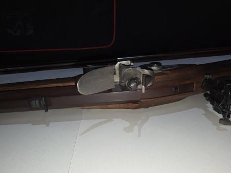 Vendo fusil Pedersoli Jäger Target.
El arma se encuentra de reestreno, solo ha tirado 13 cargas para probar 12