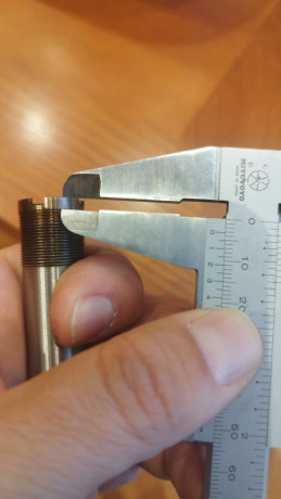 Al final mi primo ha comprado una escopeta de segunda mano del 20 para su hijo.

Lan escopeta venía con 100